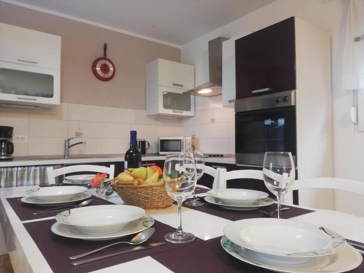 Holiday Home Tanja Pula Exterior photo